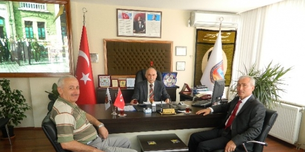 Kaymakam Çay Şoförler Odasını Ziyaret Etti