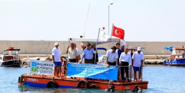 Balıkesir’de Katı Atık Toplama Teknesi Hizmete Girdi