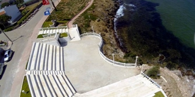 Sitesi Sakinleri, Ayvalık’a Amfi Tiyatro Kazandırdı