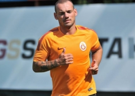 Sneijder'den Burak Yılmaz açıklaması