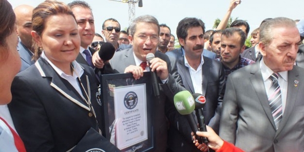 Türkiye Gençlik Ve Spor Konfederasyonu Guinnes Rekorlar Kitabına Girdi