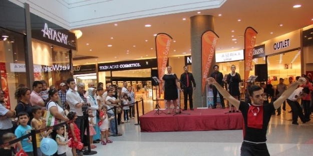 Zafer Bayramı’na Optimum’da Özel Kutlama