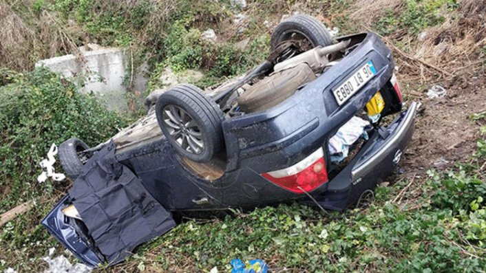 Trafik cezasından yarım saat sonra otomobil devrildi: 2 ölü, 2 yaralı