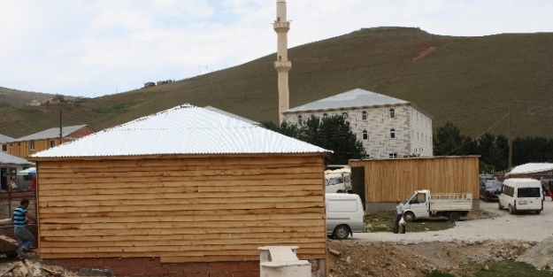 Giresun’da Yayla Evleri Ahşapla Kaplanıyor