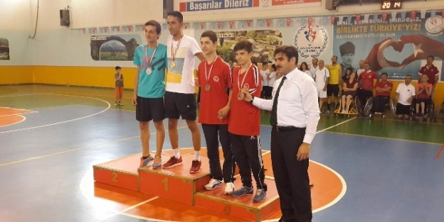 Bedensel Engelliler Badminton Türkiye Şampiyonu Konya’dan