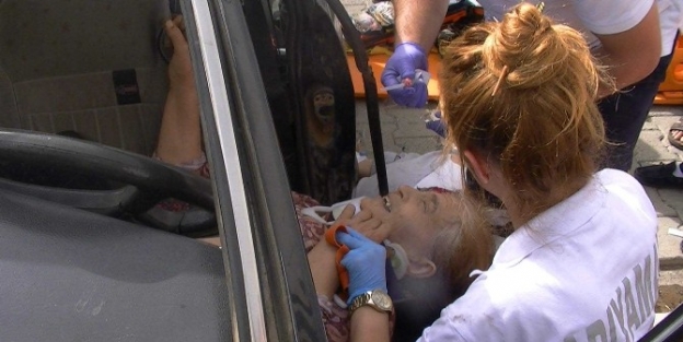 Adıyaman’da Otomobiller Çarpişti: 1 Ölü, 1 Yaralı