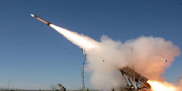 Gazze İsrail'e roket attı