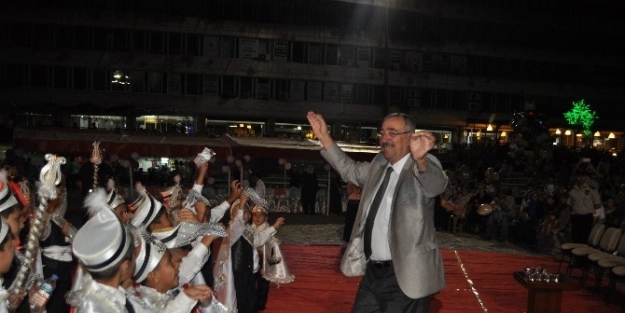 Lüleburgaz’da 15. Sünnet Şenliği Kına Gecesi Yapıldı