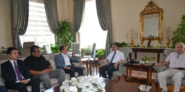 Ak Parti Manisa Milletvekili Uğur Aydemir Vali Bektaş’ı Ziyaret Etti