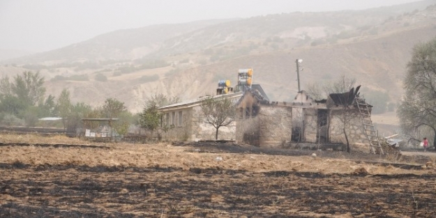 Tunceli’de İki Ayrı Yerde Çikan Yangın Paniğe Neden Oldu