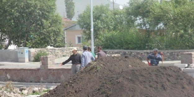 Kırbulak Deresi Park Yapım Çalişmalari Devam Ediyor