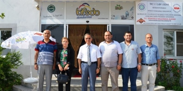 Vali Tapsız, Dondurma Üretim Tesisini Ziyaret Etti