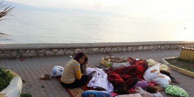 Suriyeli Ailelerin Mudanya Sahili’ndeki Çaresizliği