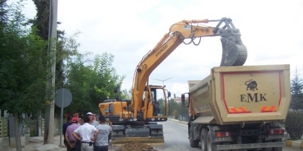 Korkuteli’nde Kanalizasyon Çalişmalari Devam Ediyor