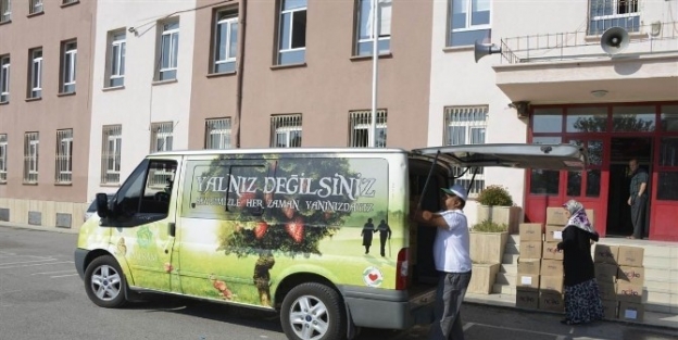 Meram Belediyesi’nden Öğrencilere Kırtasiye Seti