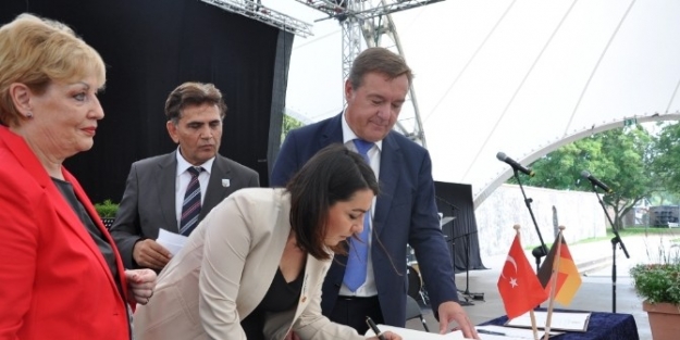 Nilüfer’e Alman Kardeş