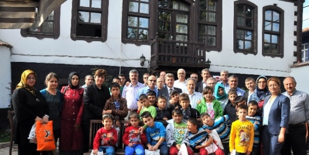 Başkan Akkaya Sevgi Evleri Çocuklariyla Buluştu
