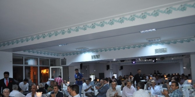 Demirci Kaymakamı Sezgin’e Veda Yemeği