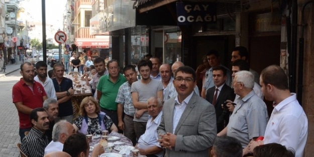 Başkan Çelik, Esnafla Kahvaltıda Buluştu