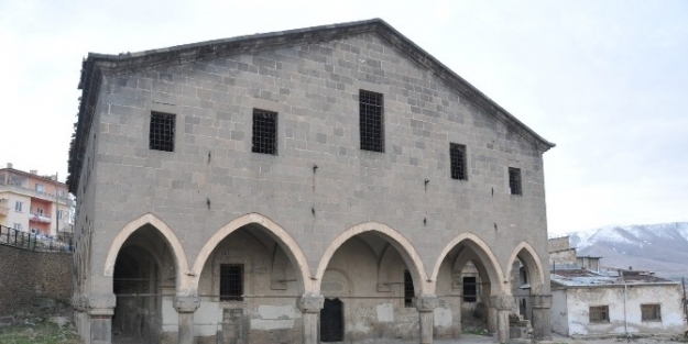 Kadıoğlu Konağı Ve Rum Kilisesi Restore Edilecek