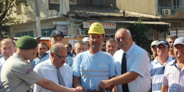 Tirede Yapılacak Olan Dev İşyeri Merkezinin Temeli Atıldı