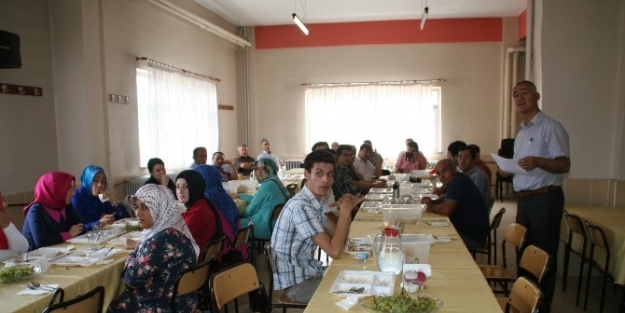 Devrek İmam Hatip Lisesi’nden Teşekkür Yemeği