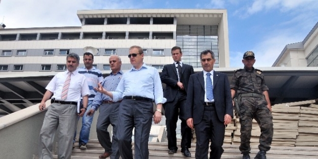 Gümüşhane Valisi Yücel Yavuz Yapımı Tamamlanan Yurtta İncelemelerde Bulundu