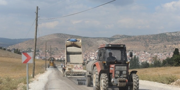 Musapınarı Yolunda Asfalt Çalişmasi