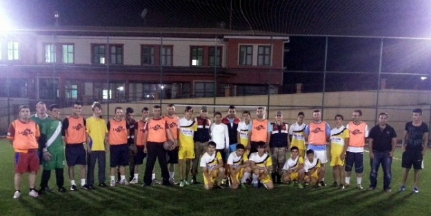 Jandarma Sevgi Evleri’nde Kalan Çocuklarla Dostluk Maçı Yaptı