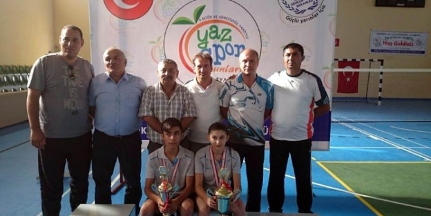 Erzincanlı Badmintoncular Gap Oyunlarında Şampiyon Oldu