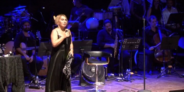 Sezen Aksu güvenlik görevlisini fırçaladı