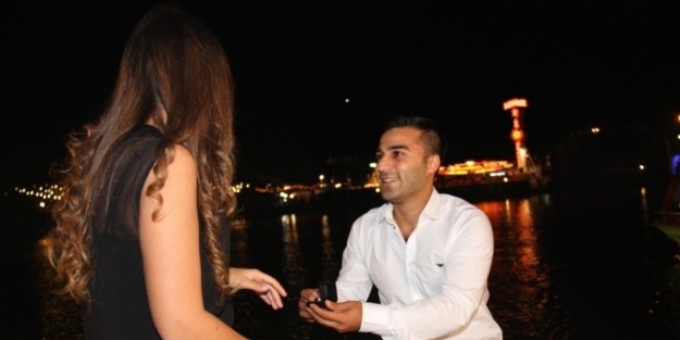 Buca’da Yenilenen Gölet Aşıkları Buluşturuyor