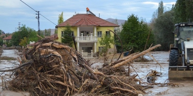 Büyükşehir, Sarıoğlan’da Yara Sarıyor