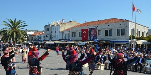 Foça’da Doyasıya Kurtuluş Coşkusu