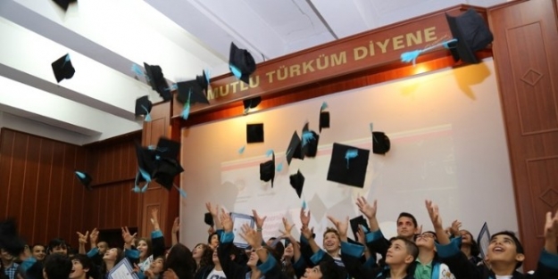 Tokat’ta Çocuk Üniversitesi İkinci Mezunlarını Verdi