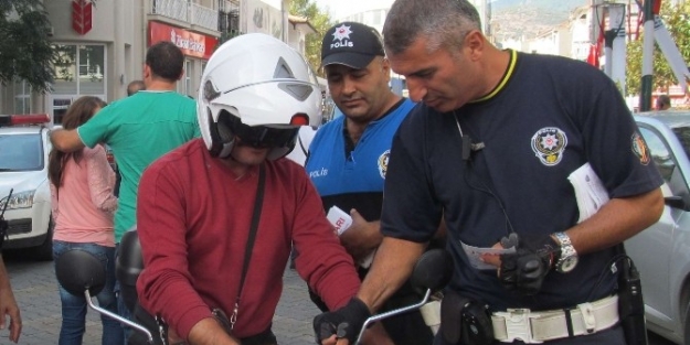 Edremit’te Polis’ten Broşürlü Uyarı