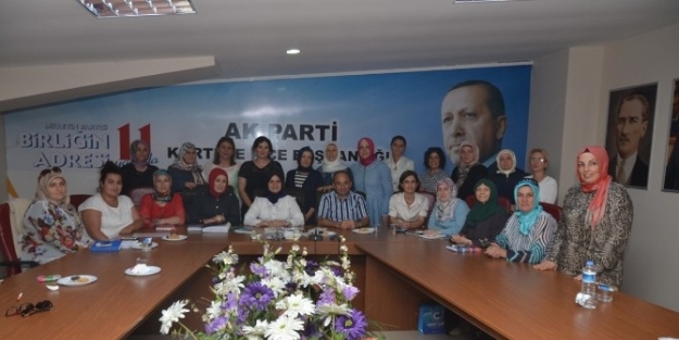 Başkan Üzülmez İlçe Kadın Kollarıyla Sohbet Etti