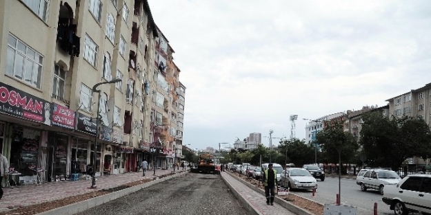 Yozgat’ta Cadde Ve Sokak Düzenlemeleri Sürüyor