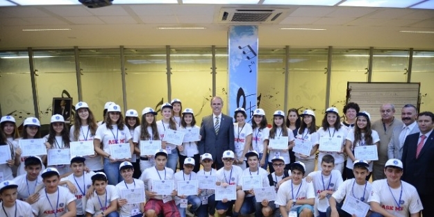 Gönüllü Turizm Elçileri Sertifikalarına Kavuştu