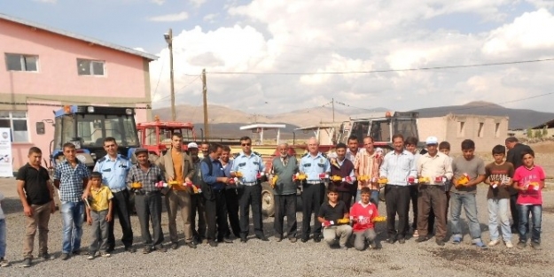 Traktör Sürücülerine Yönelik Eğitim Semineri Düzenlendi