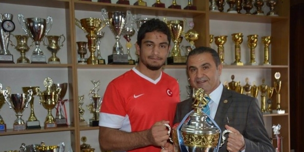 Ak Parti Sivas Milletvekili Turan, Taha Akgül’ü Tebrik Etti