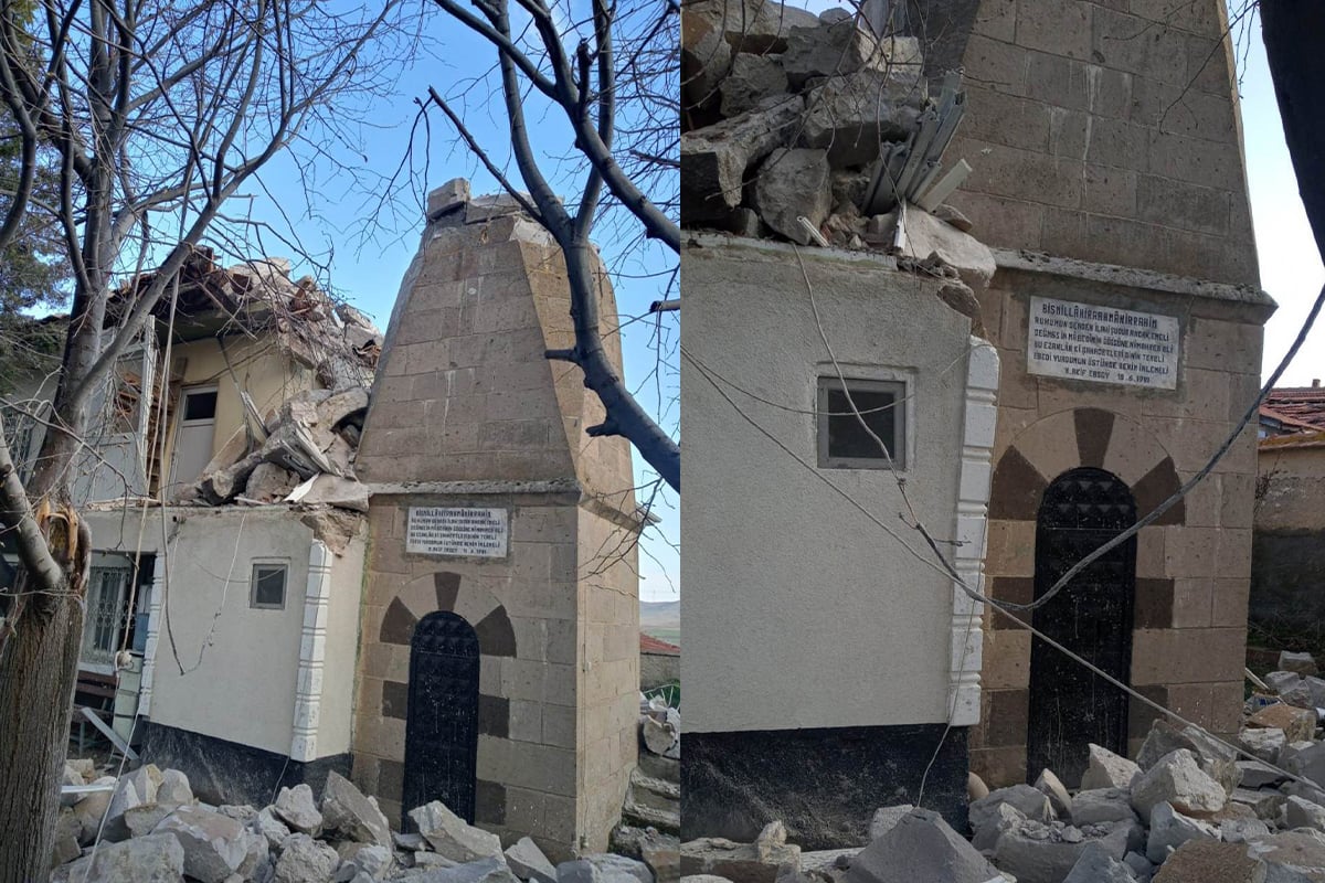 Kırşehir'de cami minaresi şiddetli rüzgarda yıkıldı