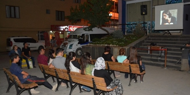 Hakkari’de Sinevizyon Gösterimi