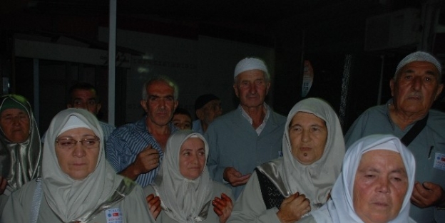 Gölbaşıda Hacı Adayları Yola Çikti