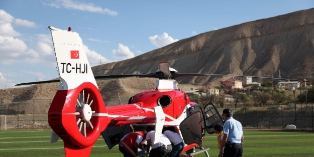 Yaşlı Şahsin İmdadina Ambulans Helikopter Yetişti