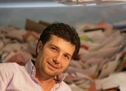 Coşkundeniz, Aşk Uykusu’nu Piazza’da İmzalayacak