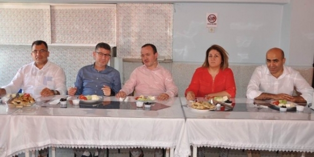 Ak Parti Yönetiminden Çukurova Erkek Öğrenci Yurdu’na Ziyaret