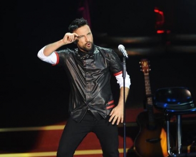 Tarkan rekor kırdı