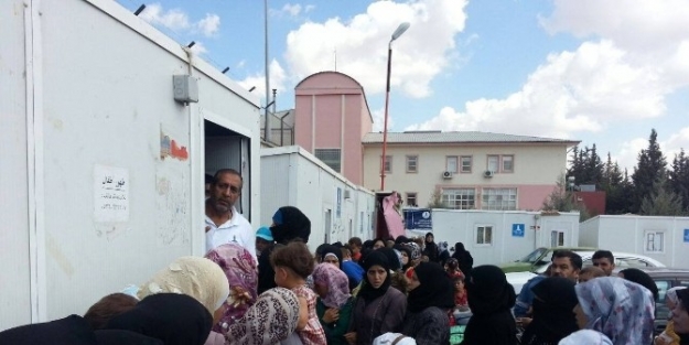 Deniz Feneri’nden Suriyelilere Yardım