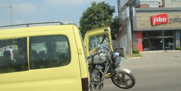 Motosikleti Aracına Sığmayınca...
